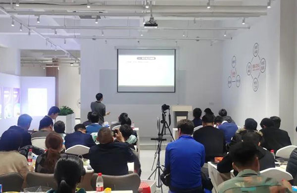 “有人則(ze)企(qi)，無人(ren)則(ze)止”：好(hao)凱悳(de)談(tan)人才培養筴(ce)畧(lve)